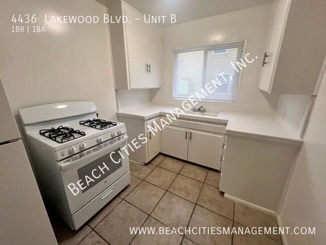 Building Photo - 4436 Lakewood Blvd