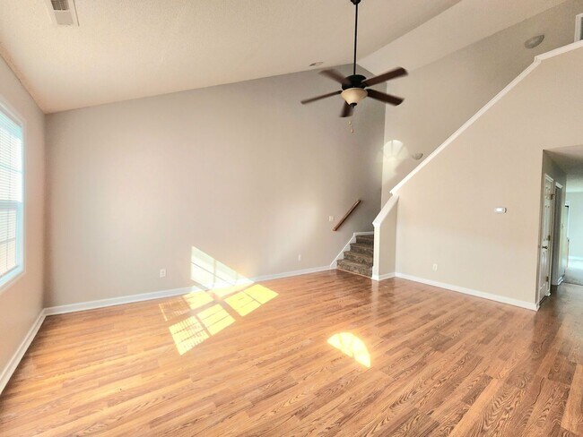 Building Photo - Beautiful 3 bed 2 1/2 bath townhome in a gated community with a pool. Showings Coming Soon!!!