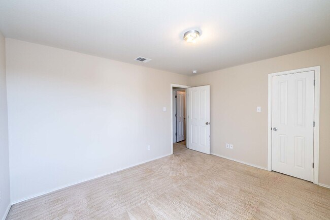 Building Photo - 4919 Celtic Cor