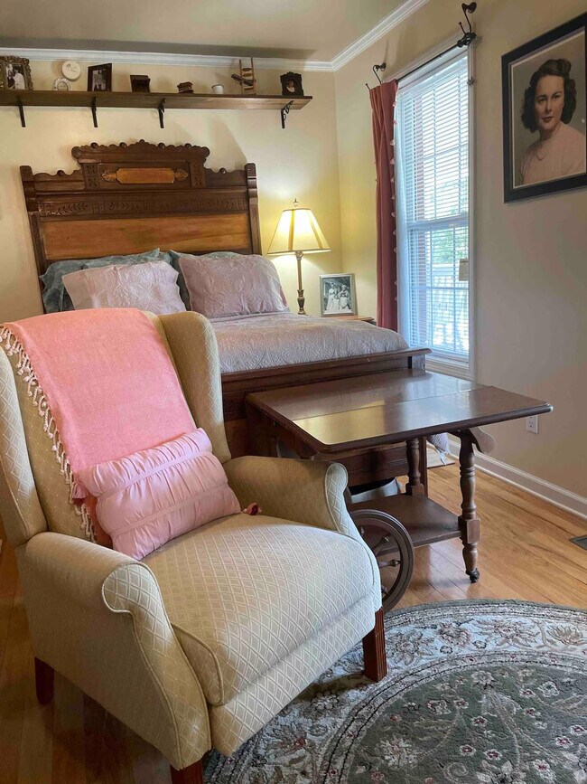 Building Photo - 176 Schools Dr