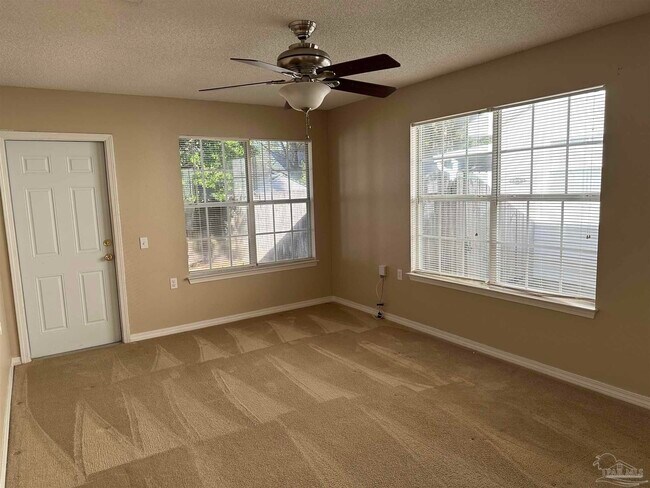 Building Photo - 132 Wildflower Ln