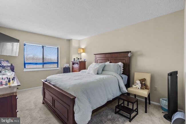 Building Photo - 15101 Interlachen Dr