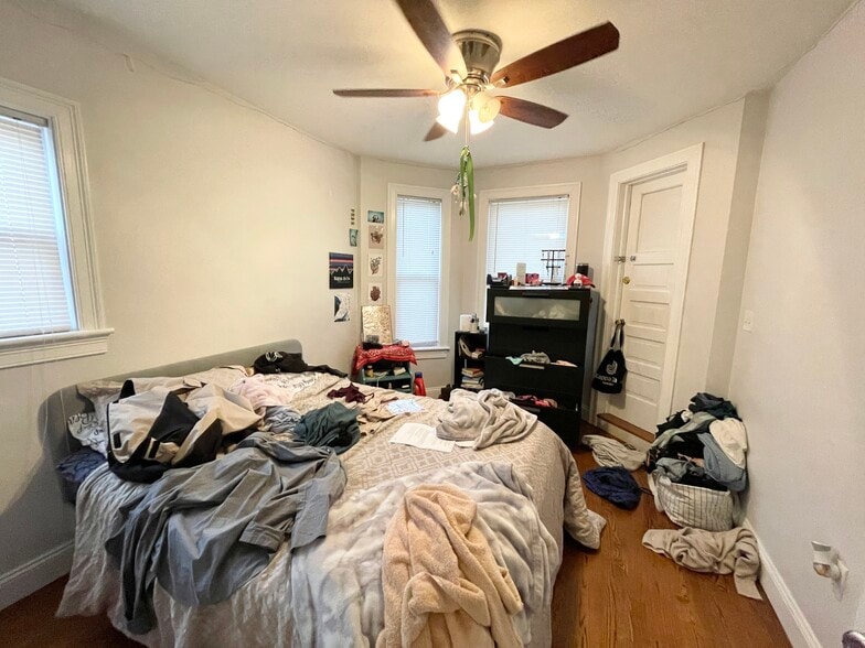 Building Photo - 800 Parker St