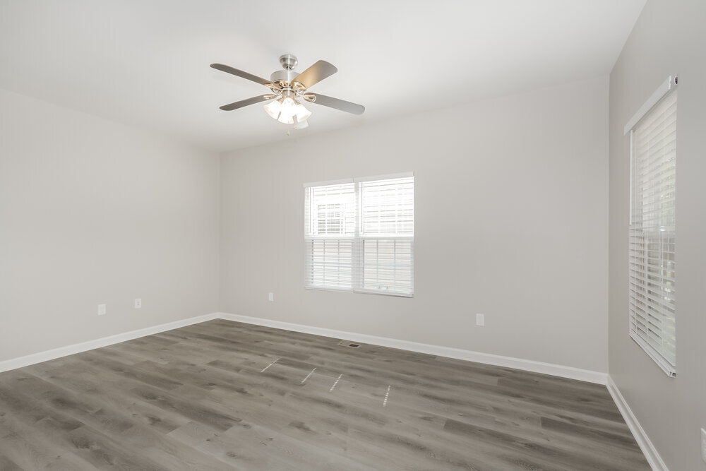 Building Photo - 111 Lookout Point Pl