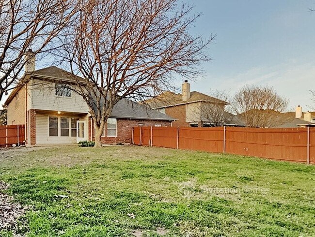 Building Photo - 720 Hollow Ridge Dr