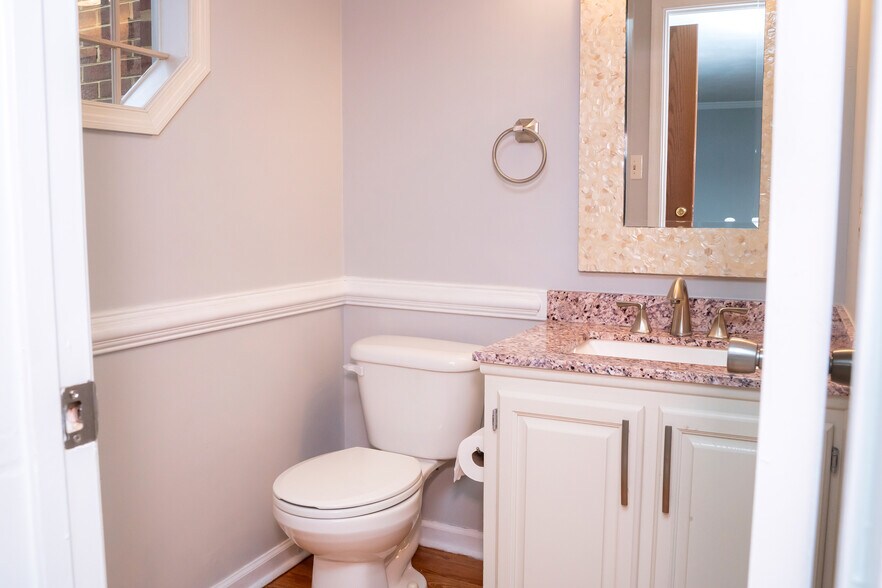 Building Photo - 1026 Tottenham Ln