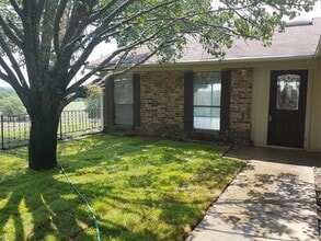 Building Photo - 898 Ridgeview Cir