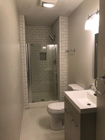 Building Photo - 175 Krams Ave