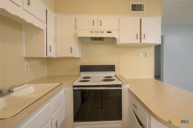 Building Photo - 1015 Hall Ave