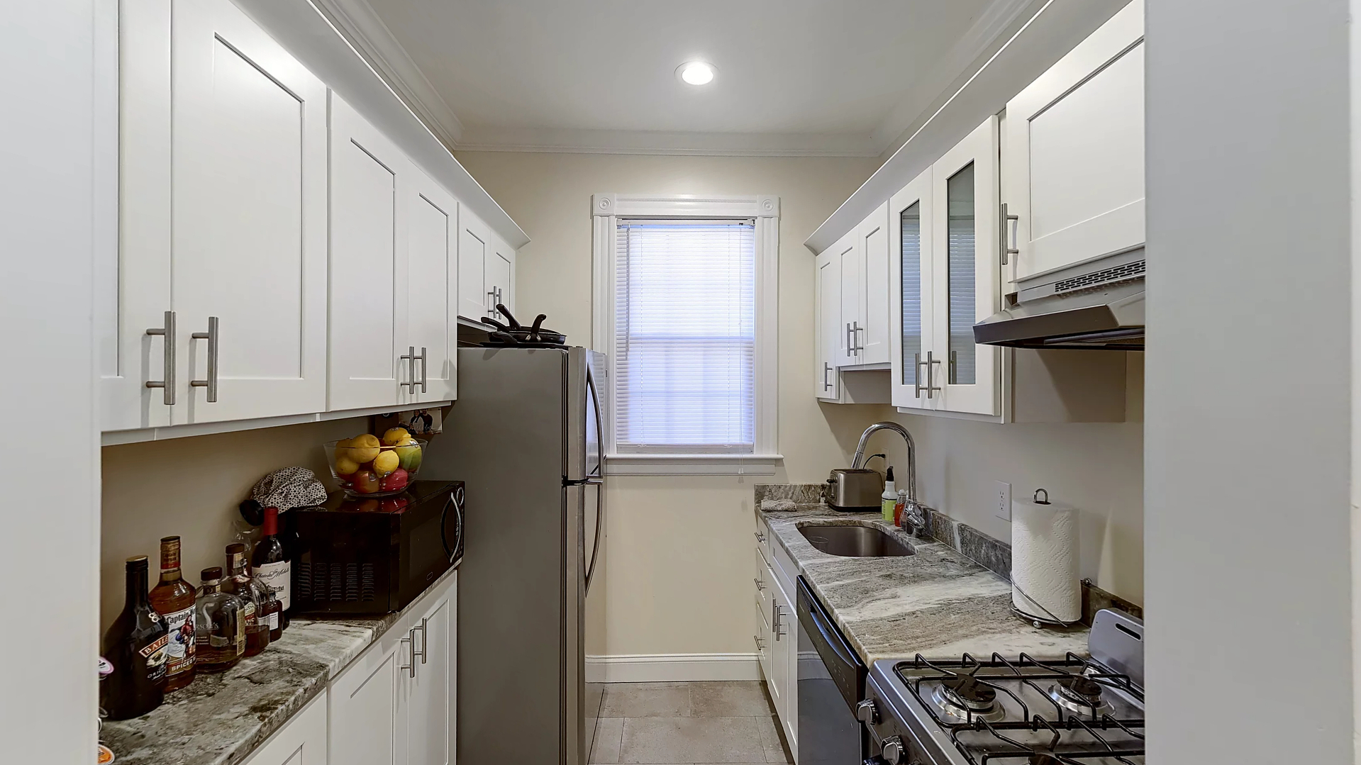 Kitchen - 16 Glenville Ave