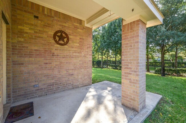 Building Photo - 18323 S Elizabeth Shore Loop