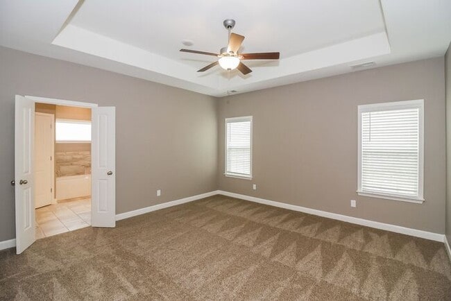 Building Photo - Now Leasing a 4-Bedroom 3 Bath Home In Hor...