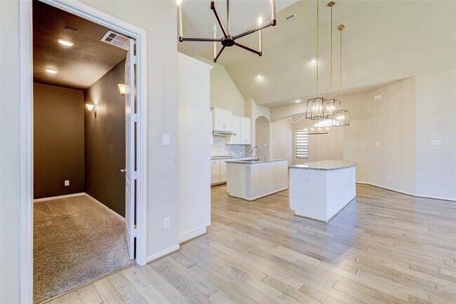 Building Photo - 29302 Wood Lily Dr