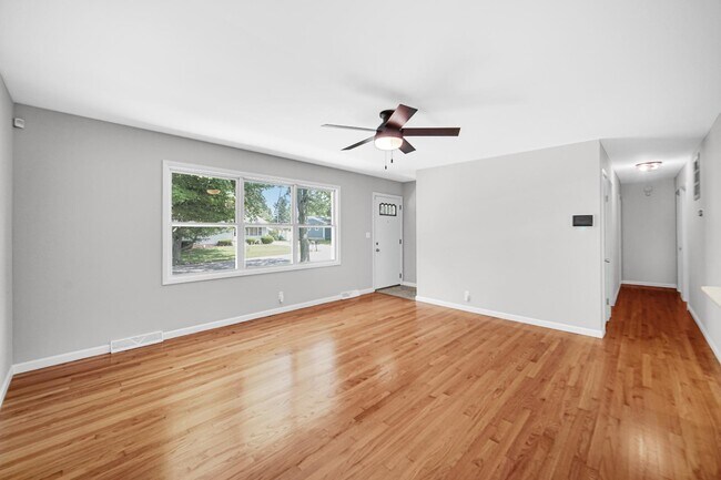 Building Photo - 3413 W 77th Ave