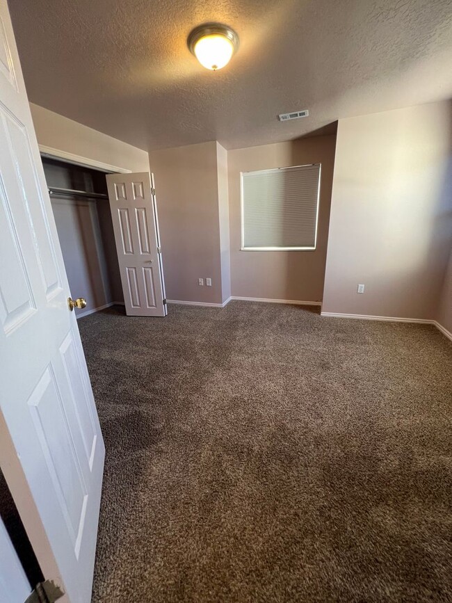 Building Photo - 2 Bedroom Condo in Tooele