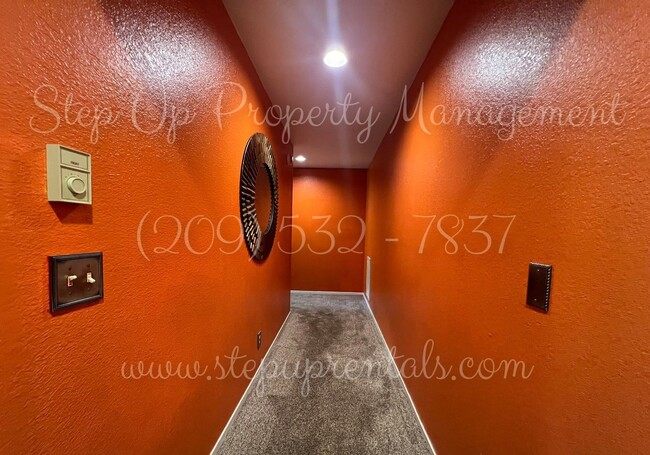 Building Photo - Cedar Ridge 3BR/3BA – Modern Amenities in ...