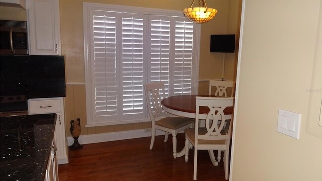 Building Photo - 1144 Delaney Ave