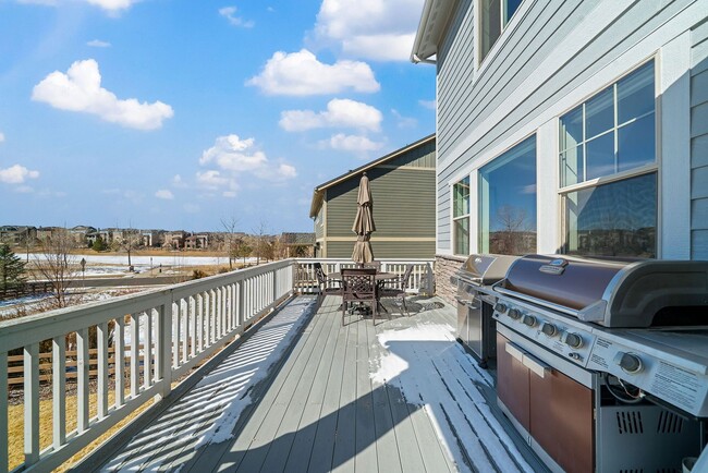 Building Photo - Spacious 4BD, 4BA Home in Southshore Commu...