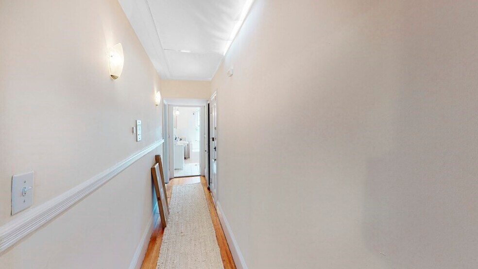 Building Photo - 3 Brimmer St