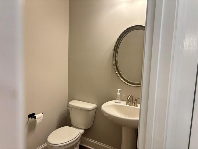 Building Photo - 5800 Arbor Green Cir