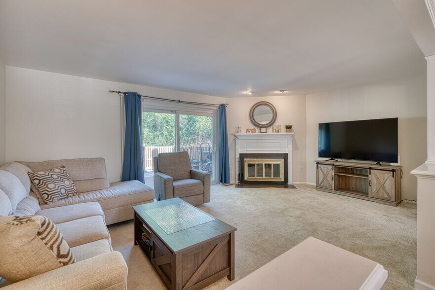 Building Photo - 18 Collis Ct