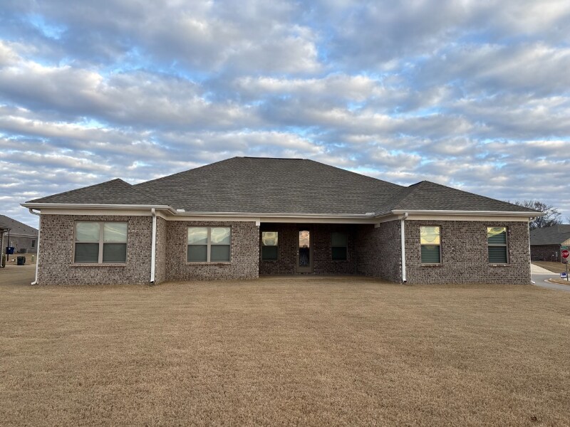 Building Photo - 213 Hannaway Cir