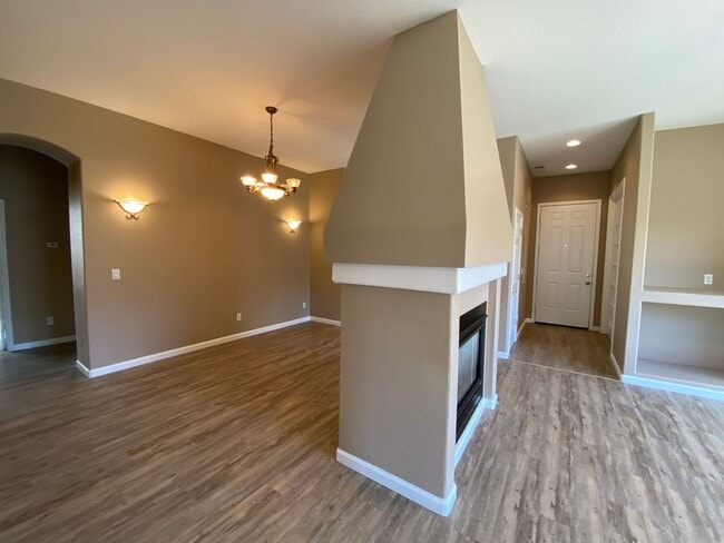 Building Photo - Beautiful 3 Bedroom + 1 FLEX ROOM Single Story House in South Meadows Reno