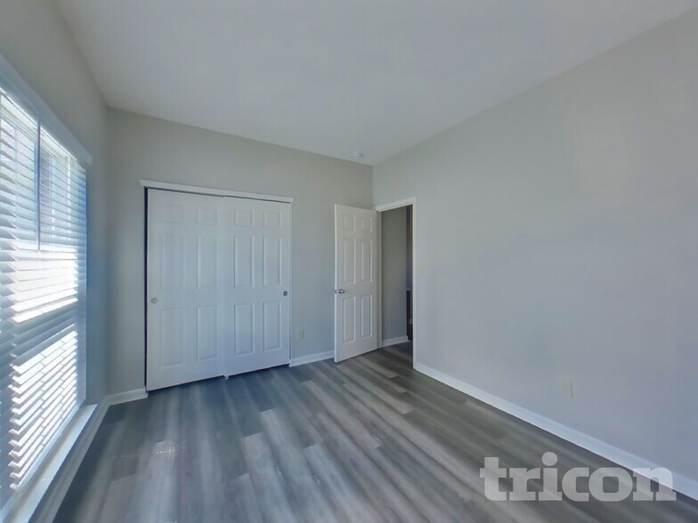 Building Photo - 2690 Kilmurray Dr