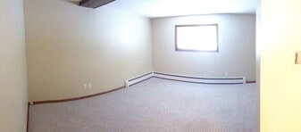 Building Photo - 829 Golf View Ln