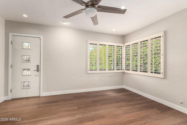 Building Photo - 1519 W Flower Cir N