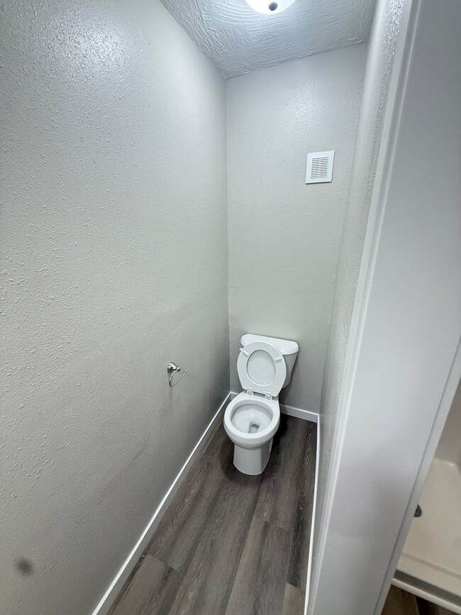 Building Photo - 3 Bed 2 Bath Springfield, MO