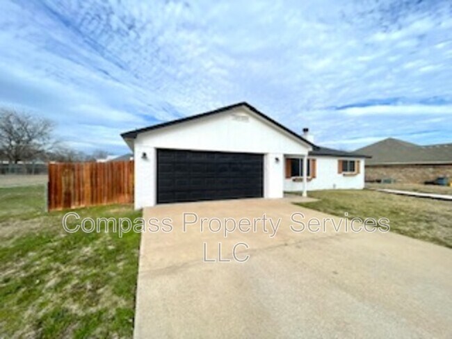 Building Photo - 396 Fernwood Dr