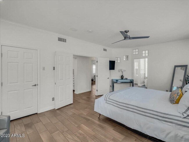 Building Photo - 3351 E Las Rocas Dr