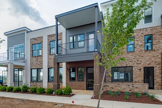 Building Photo - 413 Ronan Way