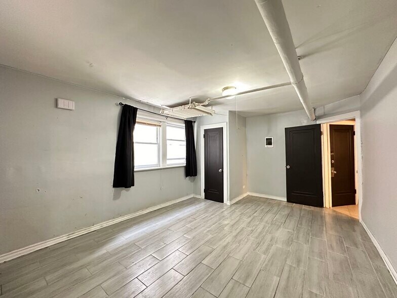 Building Photo - 8140 Keating Ave