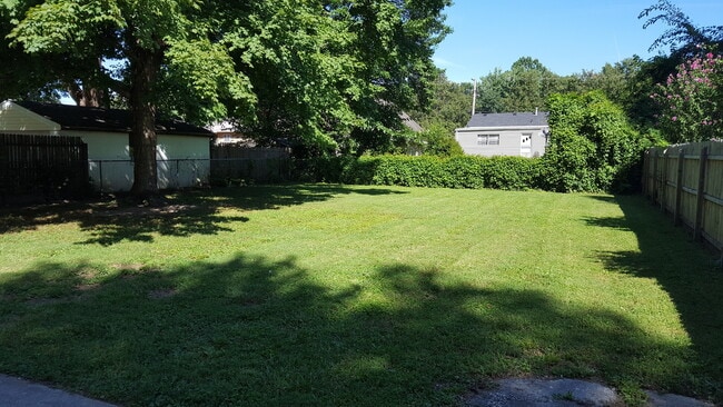Building Photo - 2611 Gardiner Ln