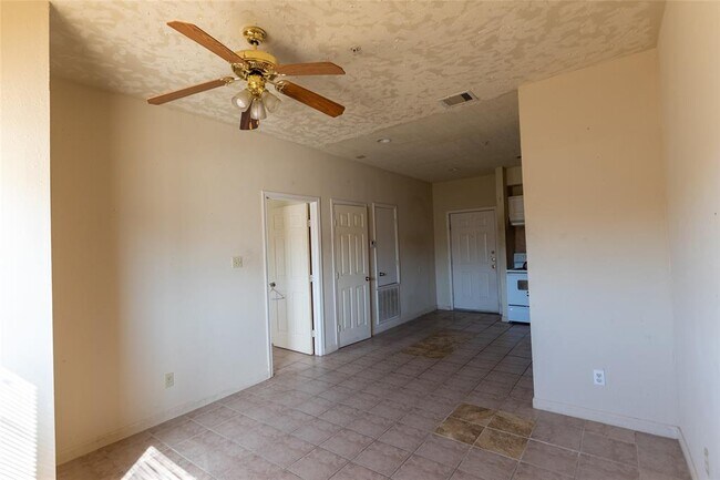 Building Photo - 4720 Yellowstone Blvd