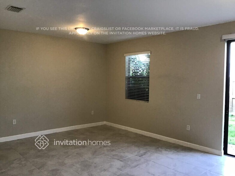 Building Photo - 11417 SW 252nd Ter