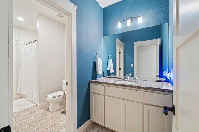 Building Photo - Beautiful 4-Bed Home in Highland Park West...