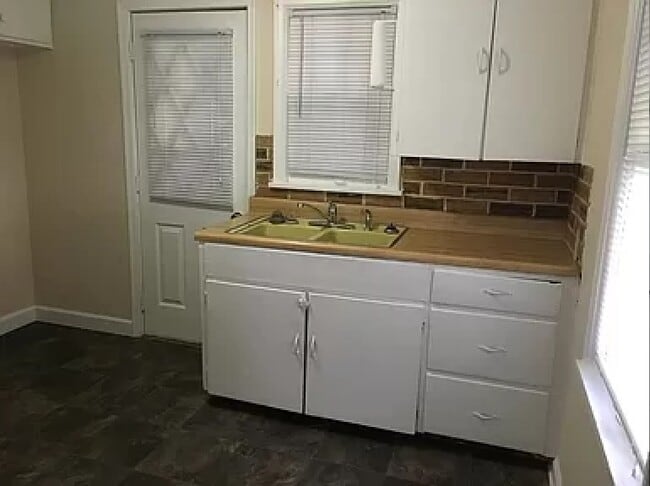 kitchen - 44 Martinview Rd
