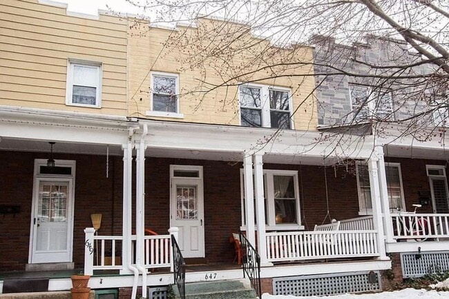 Primary Photo - Charming 3BR / 1 BA Home Near F&M With Private Yard