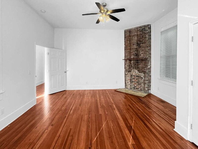 Building Photo - 1012 E Park Ave