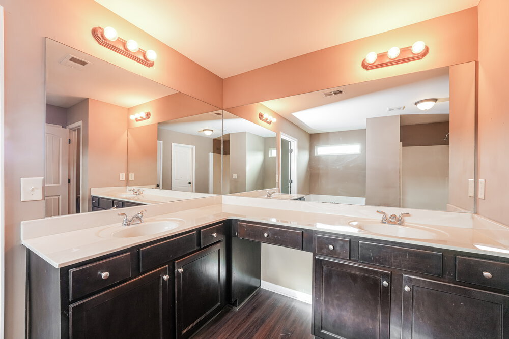 Building Photo - 981 Rock Elm Dr