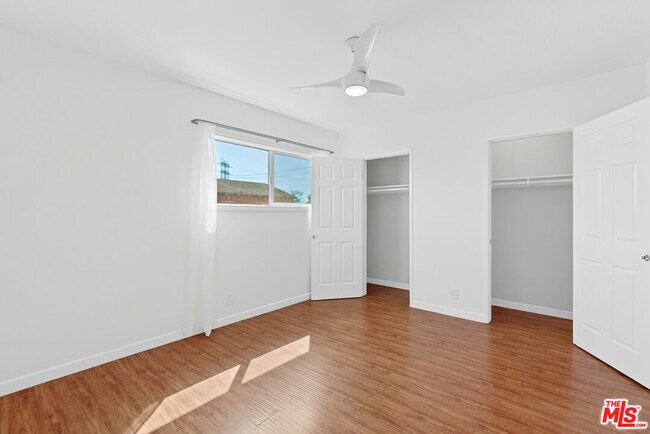 Building Photo - 5468 Blackwelder St
