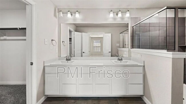 Building Photo - 2820 Percheron Dr