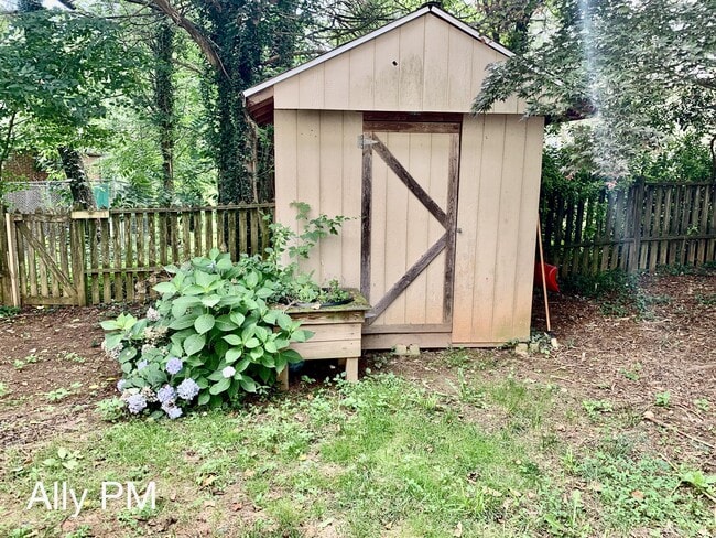 Building Photo - 2383 Austin Dr