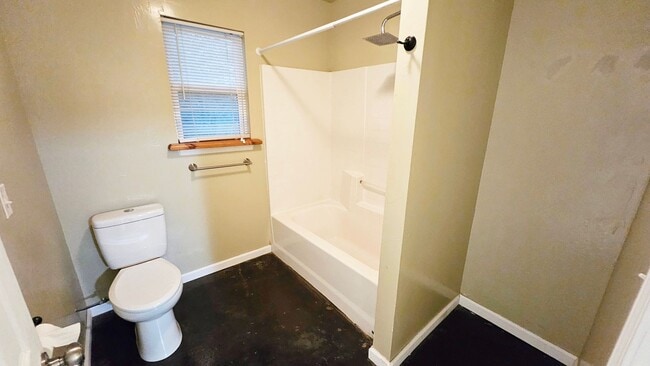 Building Photo - Rural Living- 4 bed/2.5 bath-Piedmont