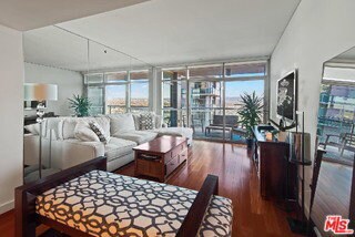 Building Photo - 13650 Marina Pointe Dr