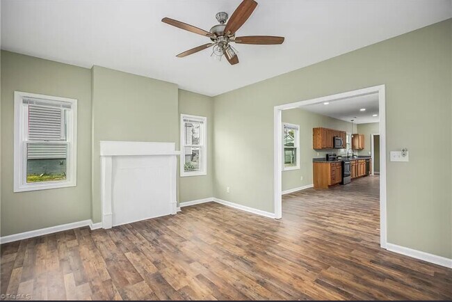 Building Photo - 2335 Greenway Ave NW