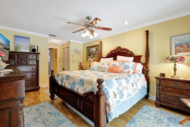 Building Photo - 455 Mohawk Ln